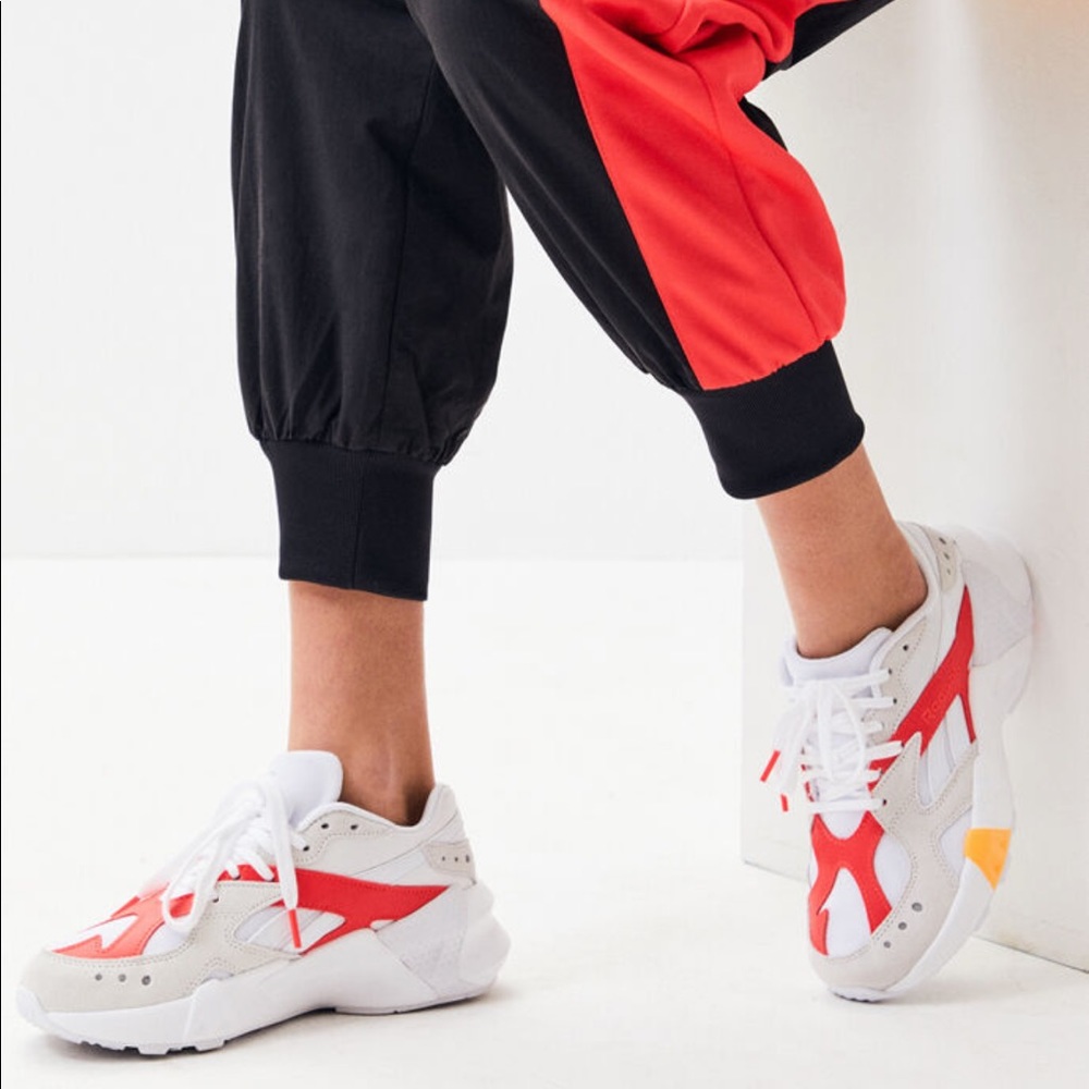 REEBOK Aztrek Double x Gigi Hadid